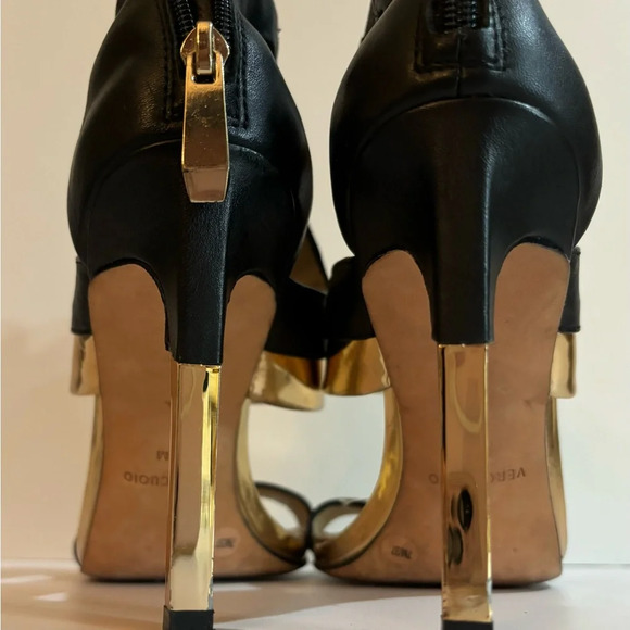 BCBGMAXAZRIA Black Gold Heels Zip Closure Size 7 - Picture 9 of 10